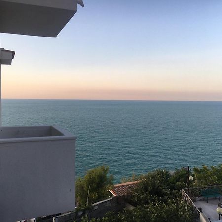 Hotel Peschici Bagian luar foto