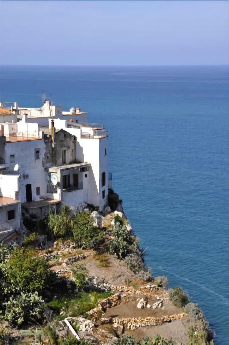 Hotel Peschici Bagian luar foto