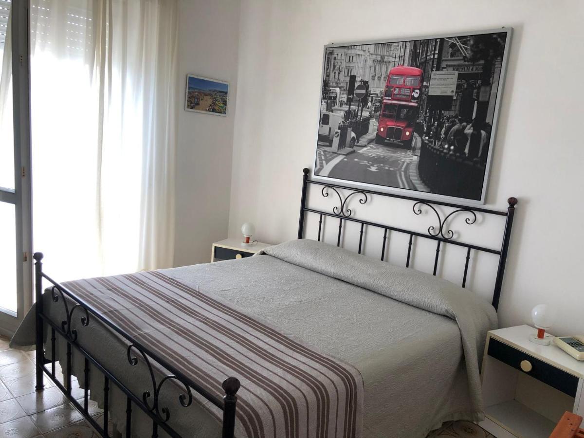 Hotel Peschici Bagian luar foto
