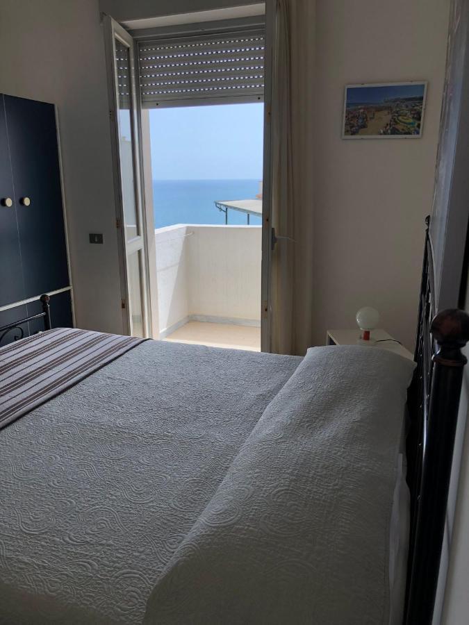 Hotel Peschici Bagian luar foto