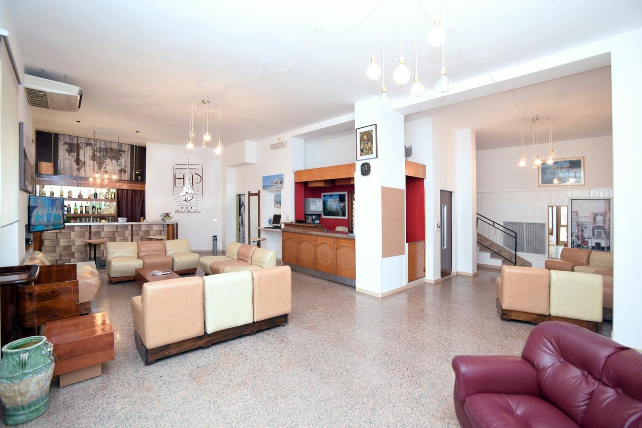 Hotel Peschici Bagian luar foto