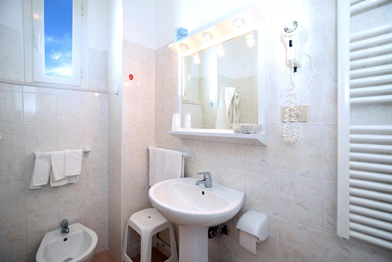 Hotel Peschici Bagian luar foto